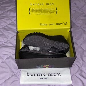 bernie mev. Gray and Black Men's Loafers